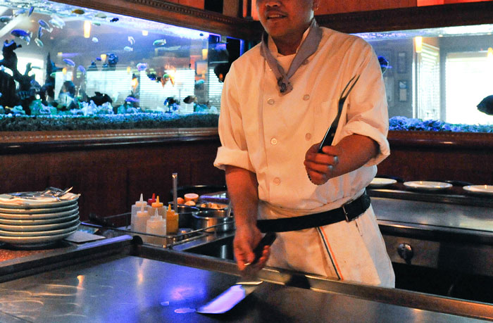 Restaurant Customer Pranks A 'Karen' Who Threatened Him With Legal Action After Mistaking Him For A Waiter Restaurant Customer Pranks A 'Karen' Who Threatened Him With Legal Action After Mistaking Him For A Waiter