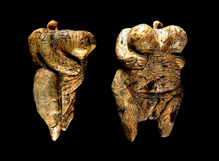 La escultura más antigua de una figura humana (35.000 - 40.000 años)