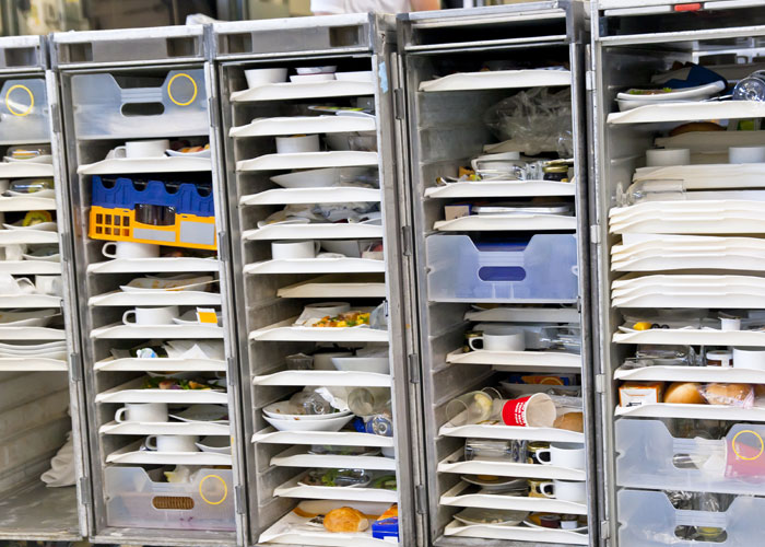 Manager Ignores His Part Of The Deal With Busboy, Regrets It When He Just Up And Leaves, Leaving The Place In Complete Pandemonium