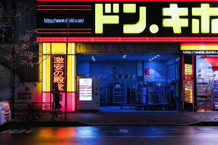 I Explored The Night Alleys Of Tokyo Under Neon Lights, And Here Are 30 Images That I Took