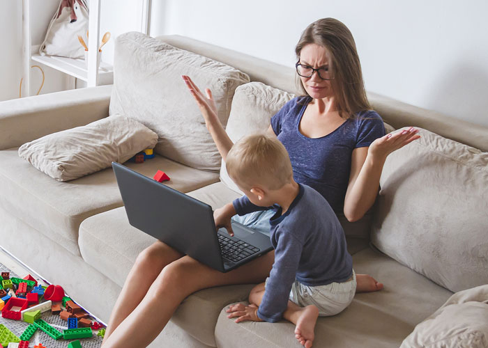 Husband Doesn't Want His Wife To Go On A Birthday Vacation Alone, Calls Her "Selfish" For Wanting Him To Stay With The Kids Husband Doesn't Want His Wife To Go On A Birthday Vacation Alone, Calls Her "Selfish" For Wanting Him To Stay With The Kids