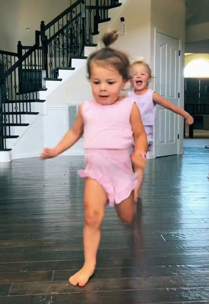 Mom Shares How She Tracks And 'Trains' Her Kids With Apple AirTags, And The Internet Has Thoughts Mom Shares How She Tracks And 'Trains' Her Kids With Apple AirTags, And The Internet Has Thoughts