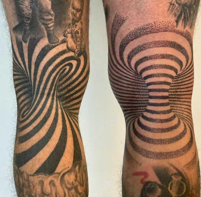 Knee Loop Optical Illusion Tattoo