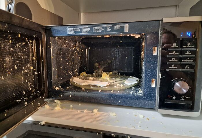 When Only 4 Seconds Are Left... Never Ever Will Try Cooking Eggs In The Microwave