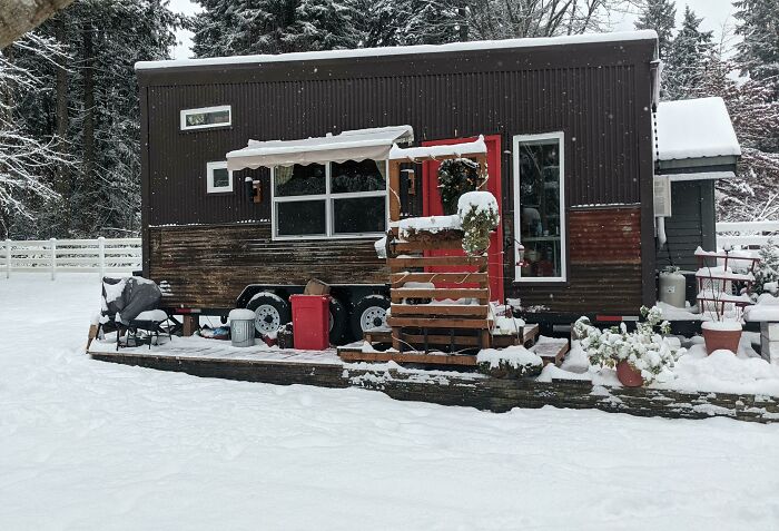 My Tiny House In The Snow