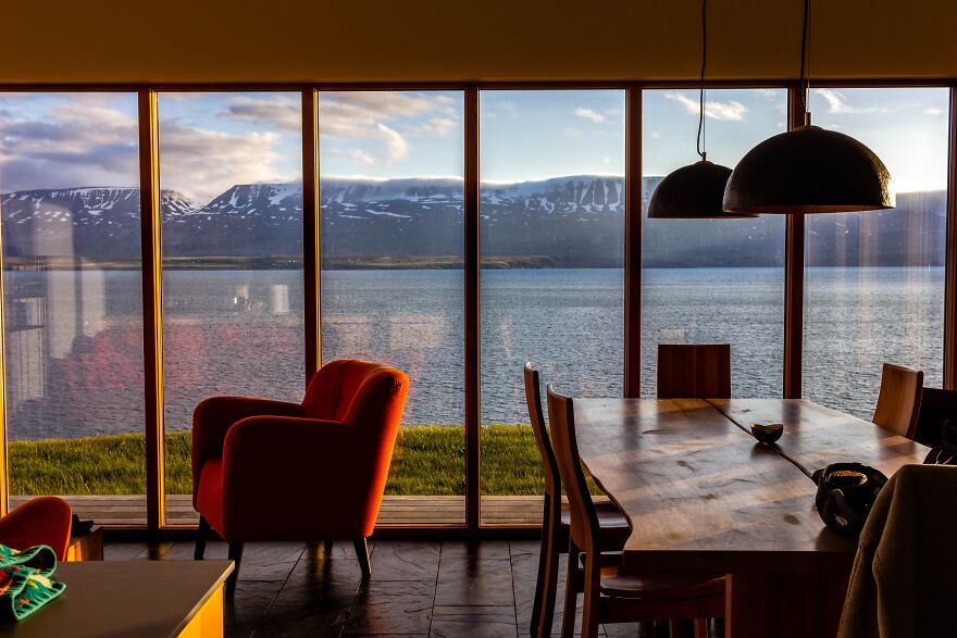 Dinning room with the mountain view 
