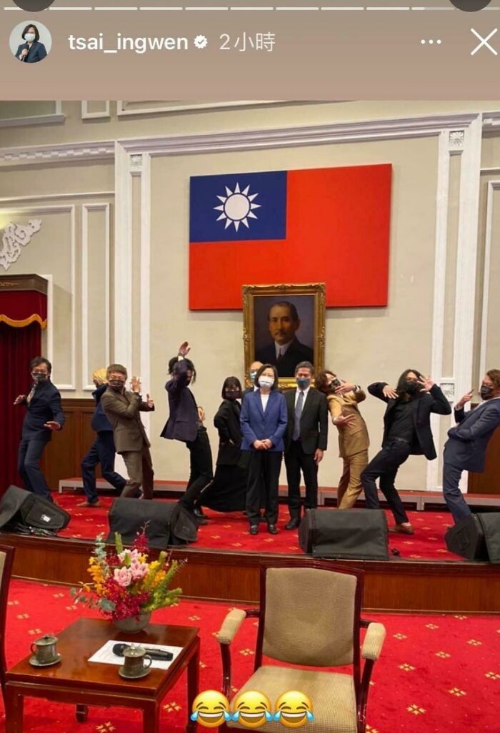 Taiwan President Ingwen Take A Group Photo With Their Politicians