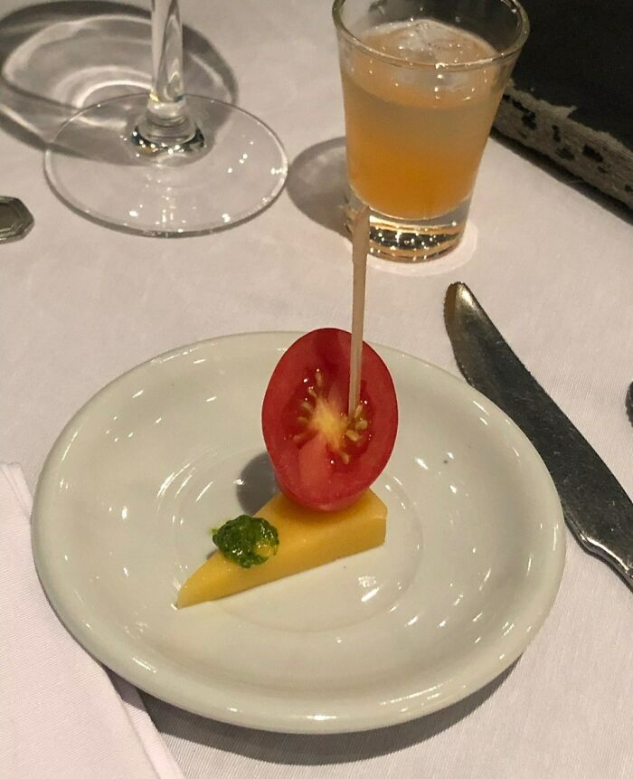 Pedí la ensalada en el restaurante más elegante de la ciudad