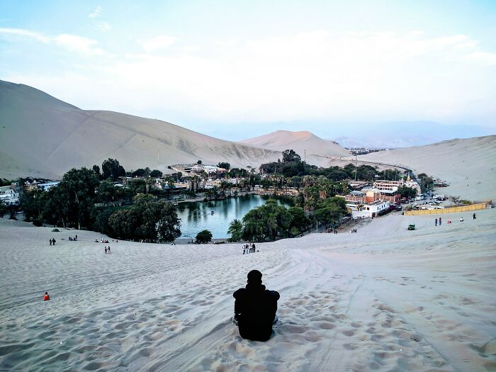 Oasis en un desierto de Perú (Huacachina)
