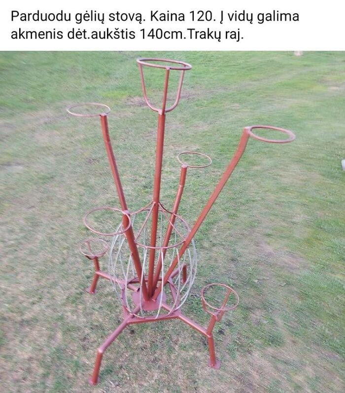 You Can Buy This "Wonderful" Flower Stand For 120€ Only 🤦 But Don't Get Too Excited, It's In Lithuania