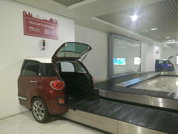 En este aeropuerto, el equipaje sale del maletero del coche