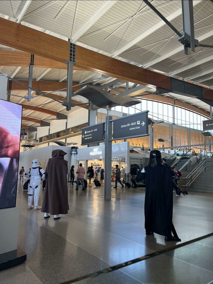 Este aeropuerto contrató actores para pasearse como personajes de Star Wars el 4 de mayo