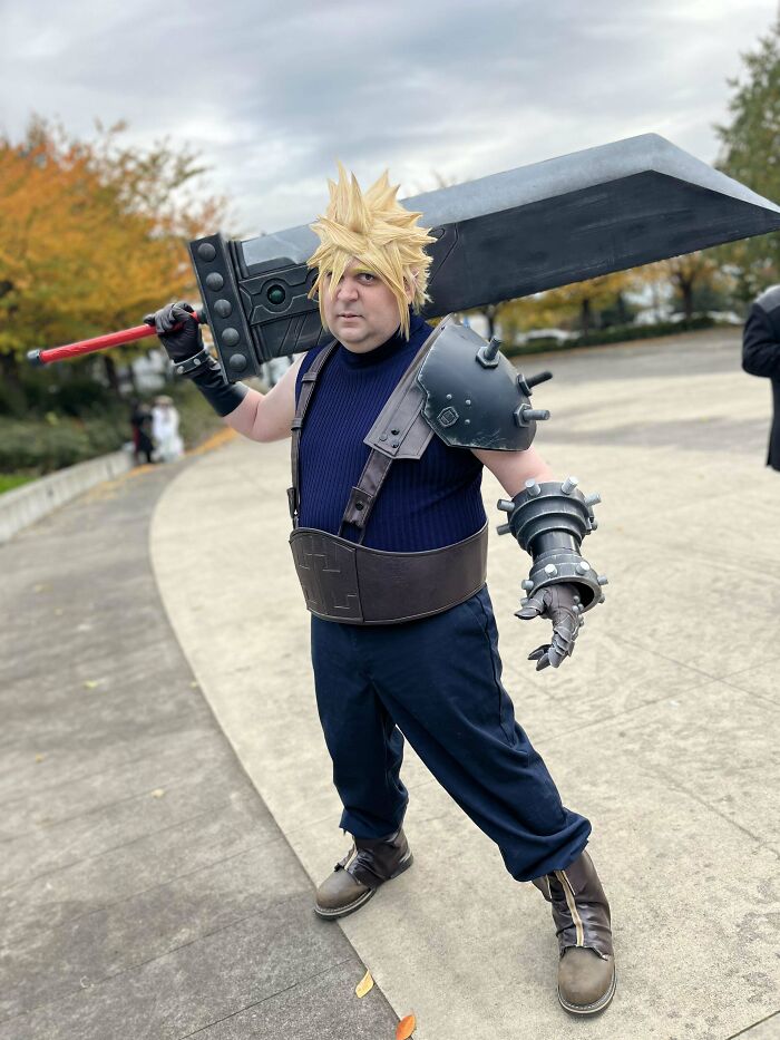 Person cosplaying Cloud from Final Fantasy & Remake