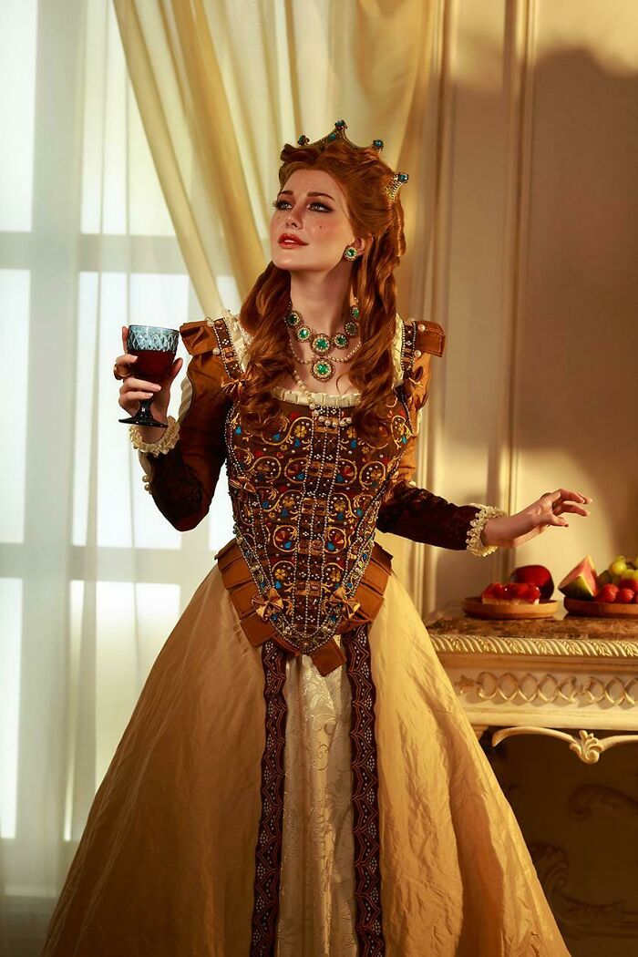 Person cosplaying Anna Henrietta from Witcher 3