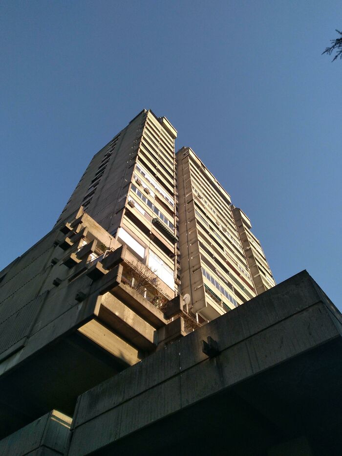 Vojni Soliter (Military Skyscraper), Belgrade
