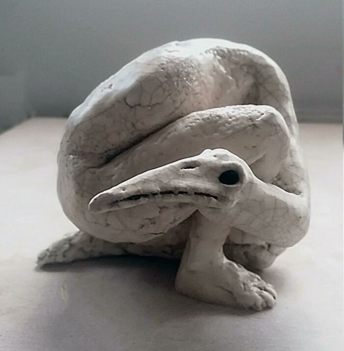 The Liar (Fourth Variation), By Me, Ceramic Sculpture With Cracked Glaze And China Ink, 2021