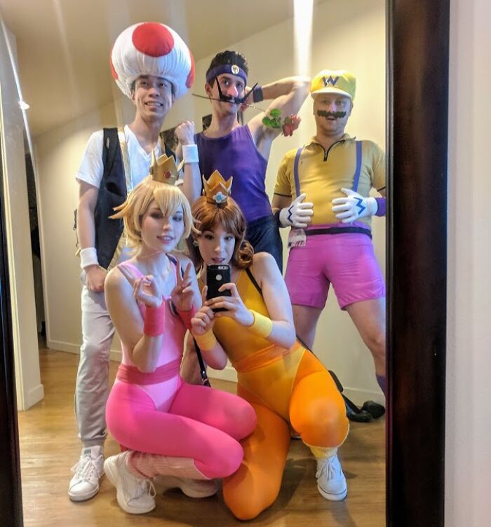 Goofy 80s Aerobics Style Super Mario Group!