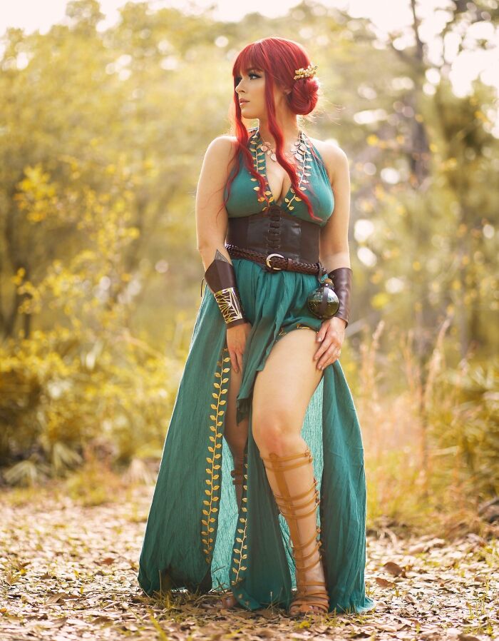 Person cosplaying Triss Merigold from the Witcher 3
