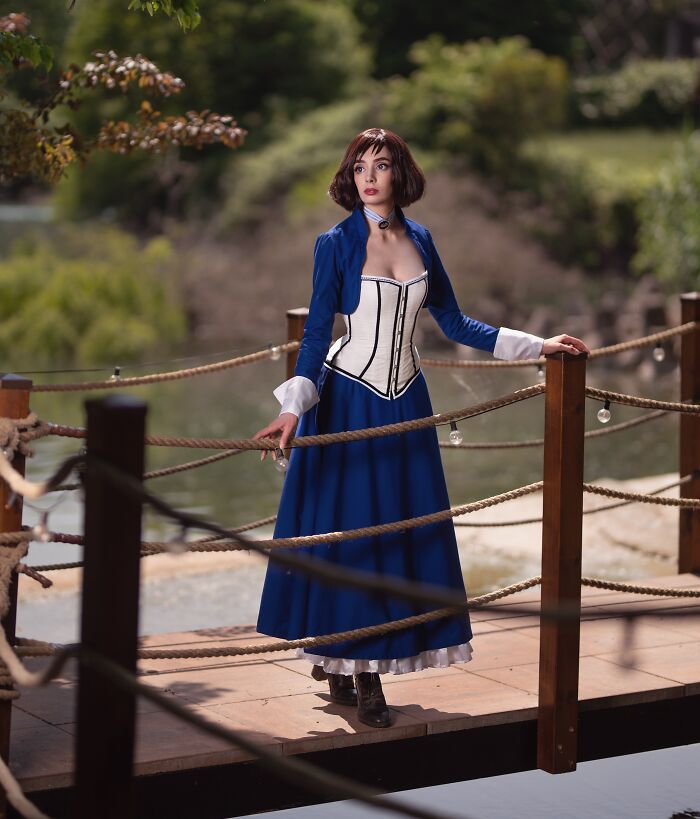 Person cosplaying Elizabeth from Bioshock Infinite