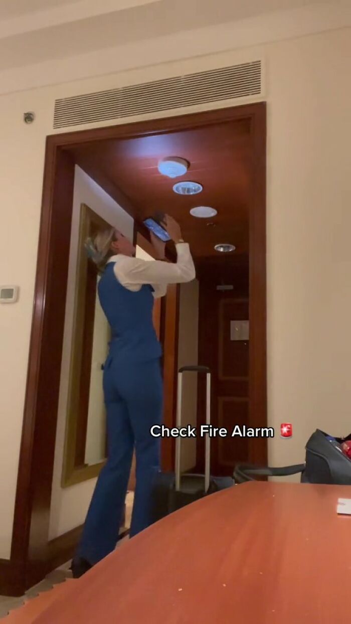Users Are Thanking Woman For Sharing Her Safety Tips That She Follows Once She Goes To A Hotel