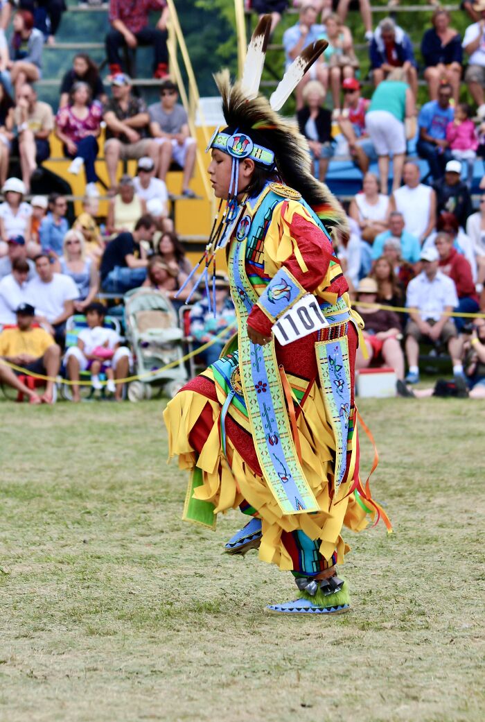32 Pictures Of Dancers And Their Beautiful Costumes