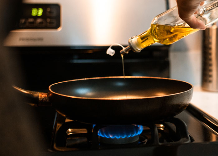 People Are Sharing The Cooking Hacks They Swear By, Here Are The 50 Best Ones