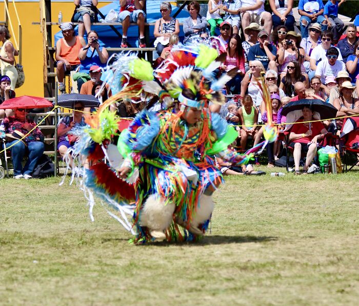 32 Pictures Of Dancers And Their Beautiful Costumes