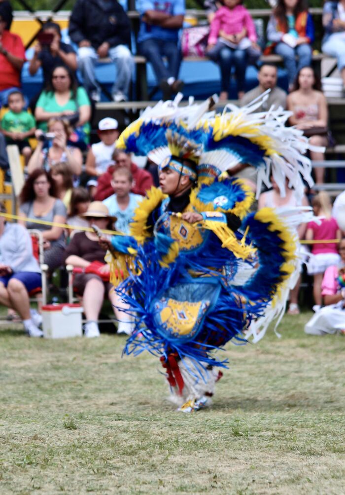 32 Pictures Of Dancers And Their Beautiful Costumes