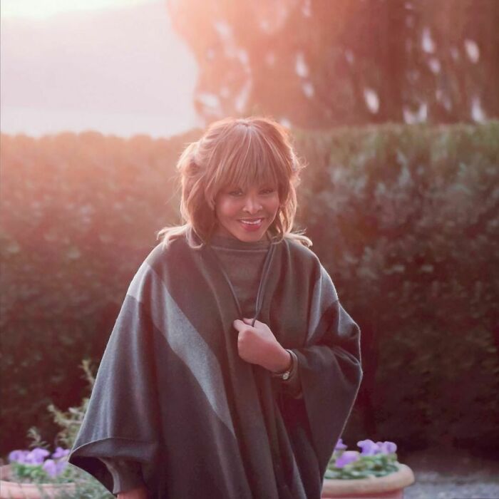 Tina Turner Fans Are Mad About Beyoncé and Jay-Z Making ‘Mockery’ Of Late Singer’s Abuse Tina Turner Fans Are Mad About Beyoncé and Jay-Z Making ‘Mockery’ Of Late Singer’s Abuse