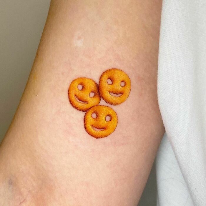 Smiley potatoe chips watercolor tattoo