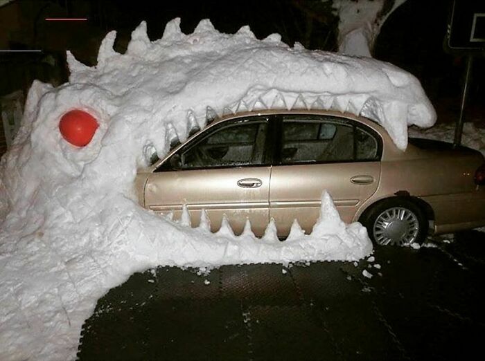 Now That’s Creative Snow Art!