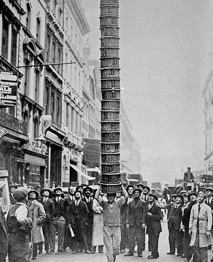 Vintage Photographs Of Some Of The Hundreds Of Covent Garden Market Porters In London In The 1930’s Who Transported The Many And Varied Forms Of Garden Produce From The Market Buildings To Their End Users In Baskets Stacked On Their Heads. Just Don’t Sneeze