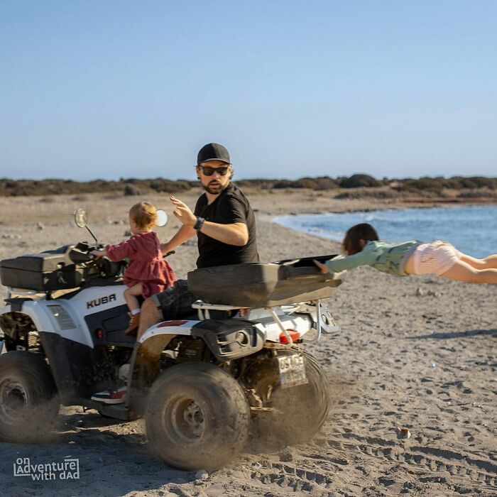 Cuando estábamos de vacaciones en Turquía, las chicas querían montar en cuatrimoto. No sabíamos que Aster no pensaba conducir a la velocidad permitida