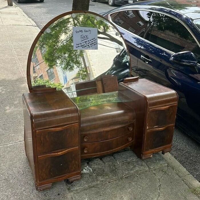 Vintage Vanity. Mirror Unattached For Easier Transport. Screws And Mirror Lights In The Drawer. 28th St And Newtown In Astoria