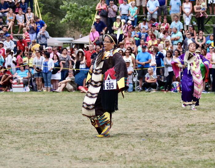 32 Pictures Of Dancers And Their Beautiful Costumes