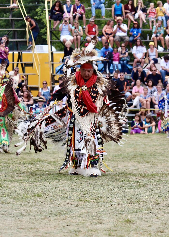 32 Pictures Of Dancers And Their Beautiful Costumes