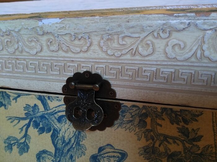 I Upcycled An Old Storage Box With Asian-Themed Art Paper I Upcycled An Old Storage Box With Asian-Themed Art Paper