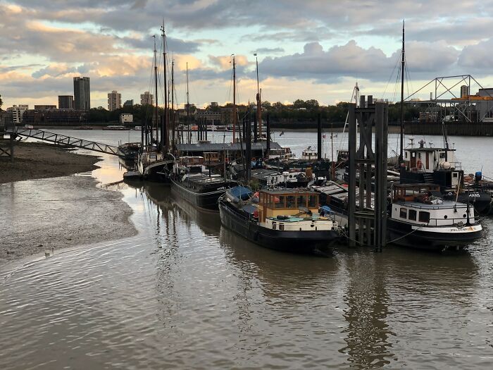 The Thames In Wapping