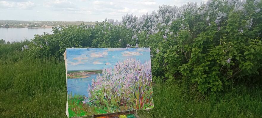 The Story Of A Painting Created In The Open Air In A Frontline City By Maryna Kondurova (9 Pics) The Story Of A Painting Created In The Open Air In A Frontline City By Maryna Kondurova (9 Pics)