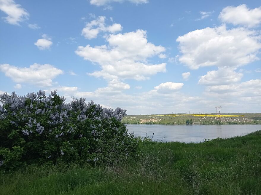 The Story Of A Painting Created In The Open Air In A Frontline City By Maryna Kondurova (9 Pics) The Story Of A Painting Created In The Open Air In A Frontline City By Maryna Kondurova (9 Pics)