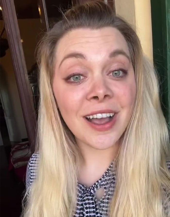 College Student Is Horrified To Receive A Letter From Library Informing Her That She Has A $12K Debt For The 119 Books She Borrowed For Her Dissertation College Student Is Horrified To Receive A Letter From Library Informing Her That She Has A $12K Debt For The 119 Books She Borrowed For Her Dissertation