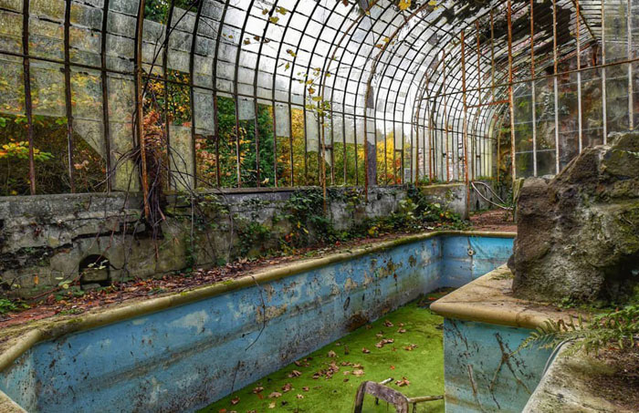 “When Humans Leave, Nature Starts To Take Back”: 35 Abandoned Places Lost In Time