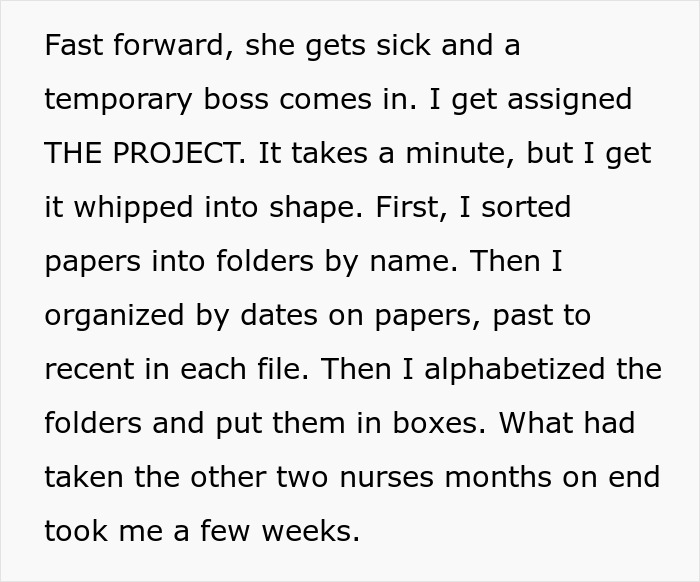 Employee Gets Scolded For Reading At Work, Boss Changes Her Mind After Seeing How Scarily Fast That Employee Is At Work Employee Gets Scolded For Reading At Work, Boss Changes Her Mind After Seeing How Scarily Fast That Employee Is At Work