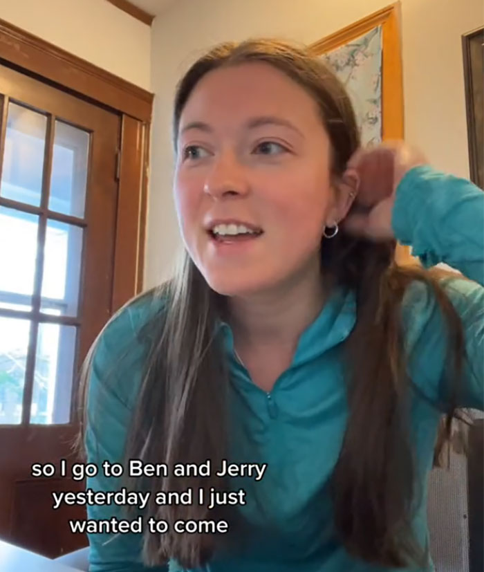 Ben & Jerry’s Cashier Throws A Scene After Woman Refuses To Leave Them A Tip, Gets Reality Checked By The Internet Ben & Jerry’s Cashier Throws A Scene After Woman Refuses To Leave Them A Tip, Gets Reality Checked By The Internet