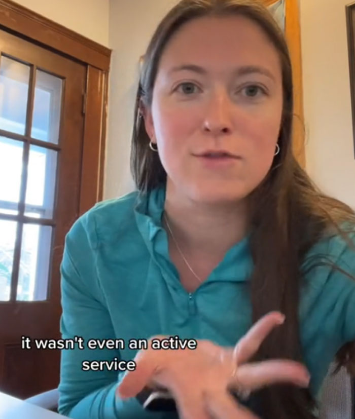 Ben & Jerry’s Cashier Throws A Scene After Woman Refuses To Leave Them A Tip, Gets Reality Checked By The Internet Ben & Jerry’s Cashier Throws A Scene After Woman Refuses To Leave Them A Tip, Gets Reality Checked By The Internet