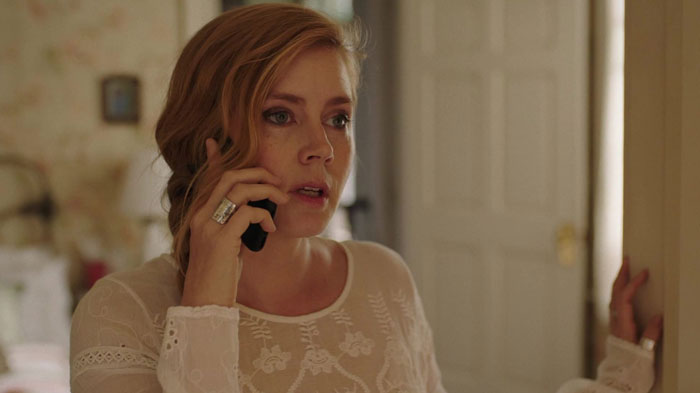 Woman talking witha mobile phone 