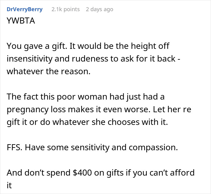 “I Know This Sounds Awful”: Woman Considers Asking For Her Gift Back After Her Friend Loses The Baby