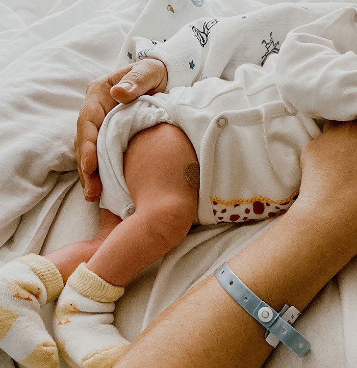 "Fue indignante y triste": Las enfermeras exponen a los peores padres que han visto en una sala de partos
