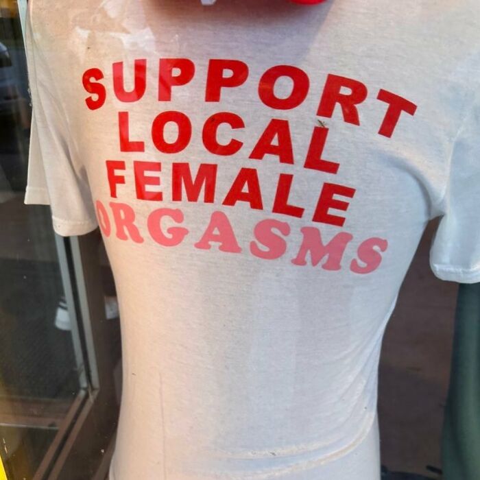 50 Questionable Yet Funny Shirts Spotted In Public, As Shared By The "Good Shirts" Instagram Account (New Pics)