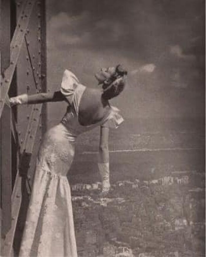 Lisa Fonssagrives At The Eiffel Tower, 1939